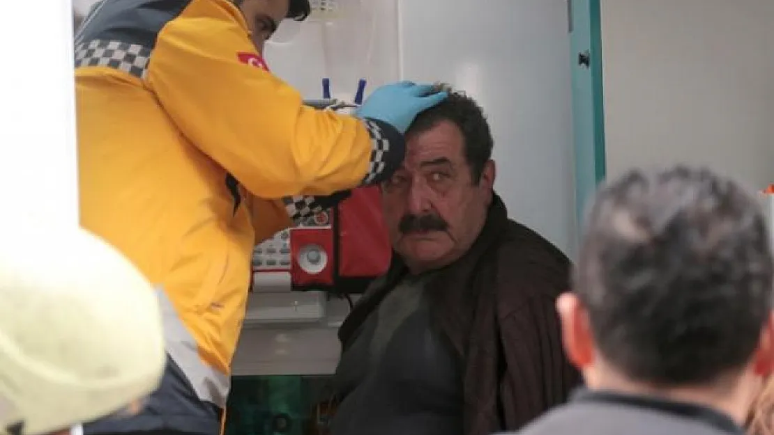 Ünlü oyuncu Tarık Papuççuoğlu'nun evinde yangın çıktı
