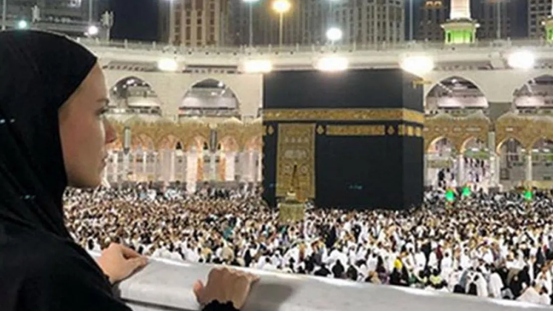 Ünlü Sunucu Pelin Çift Yeni Yıla Kutsal Topraklarda Girdi! Pelin Çift Kimdir?