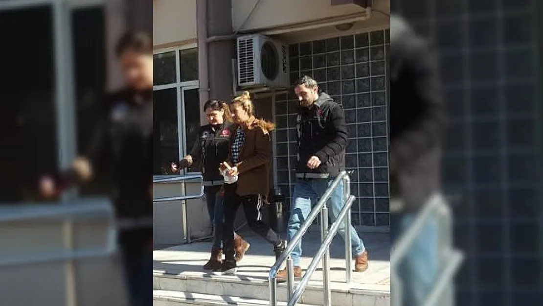 Uyuşturucuyu banyo giderinde saklamaya çalıştı