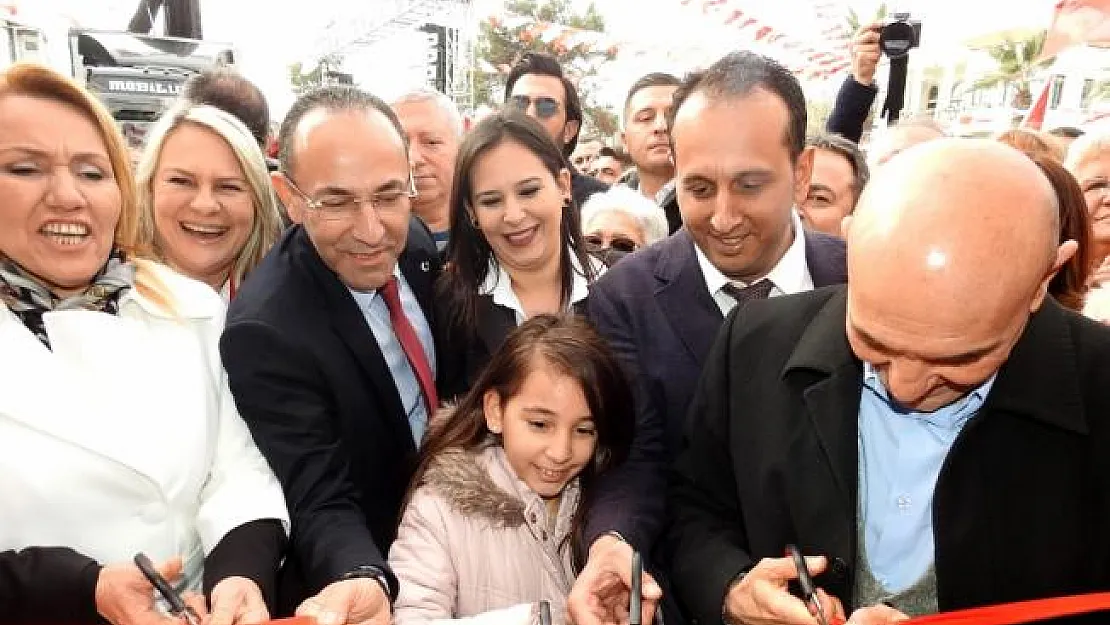 'Uyuyan bir güzel var, öpücük bekliyor, öpeceğiz'