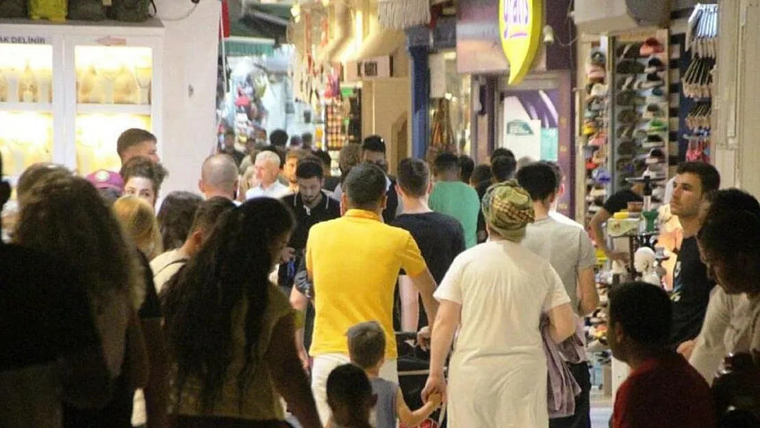 Uzmanlar uyardı! Tam kapamalı sokağa çıkma yasağı gelebilir