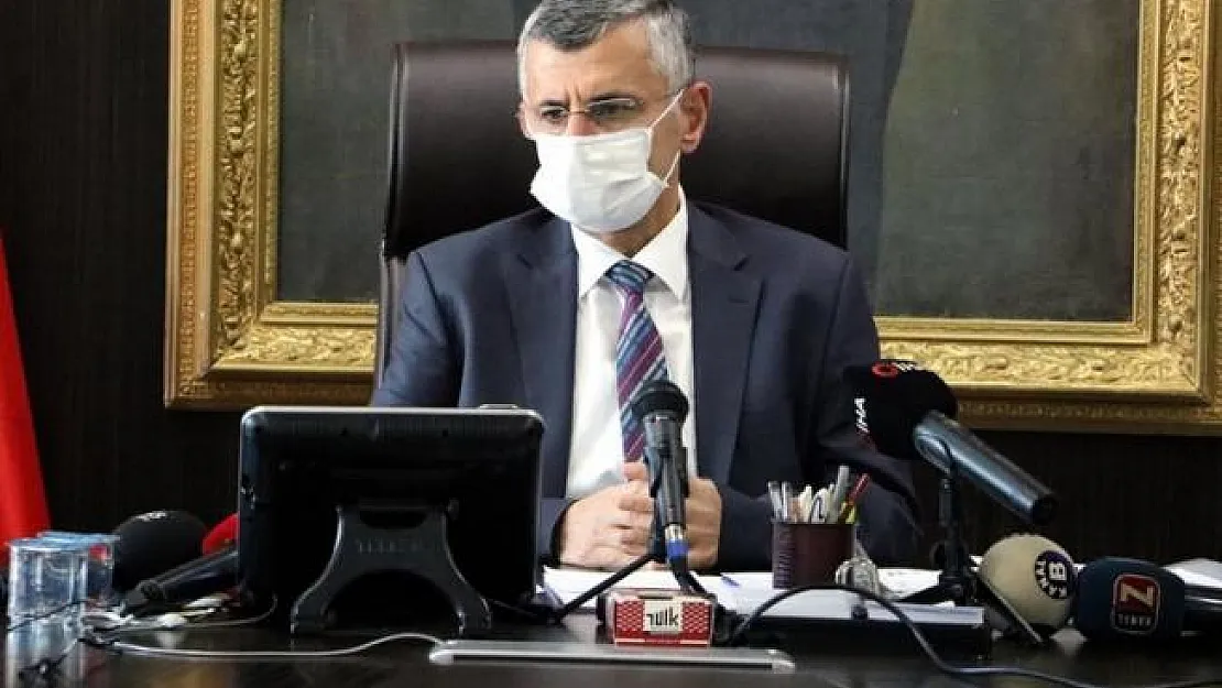 Vali sağlık çalışanları için sarf ettiği o sözler için özür diledi!