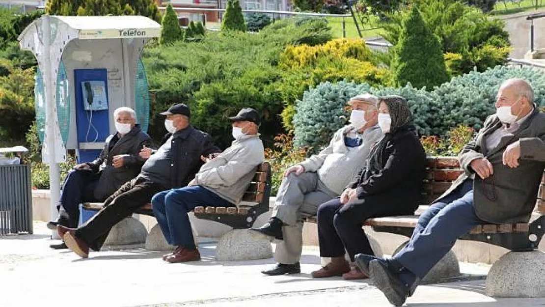 Valilik duyurdu! Yarından itibaren 65 yaş ve üstü vatandaşların sokağa çıkmaları sınırlandırıldı!