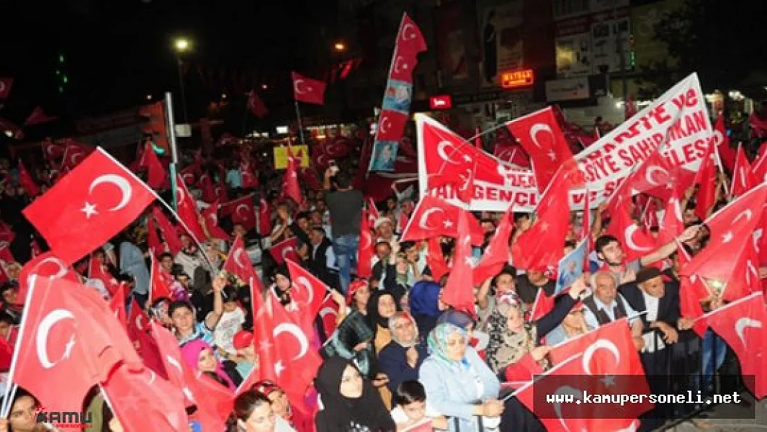 Van'da Demokrasi Devam Ediyor