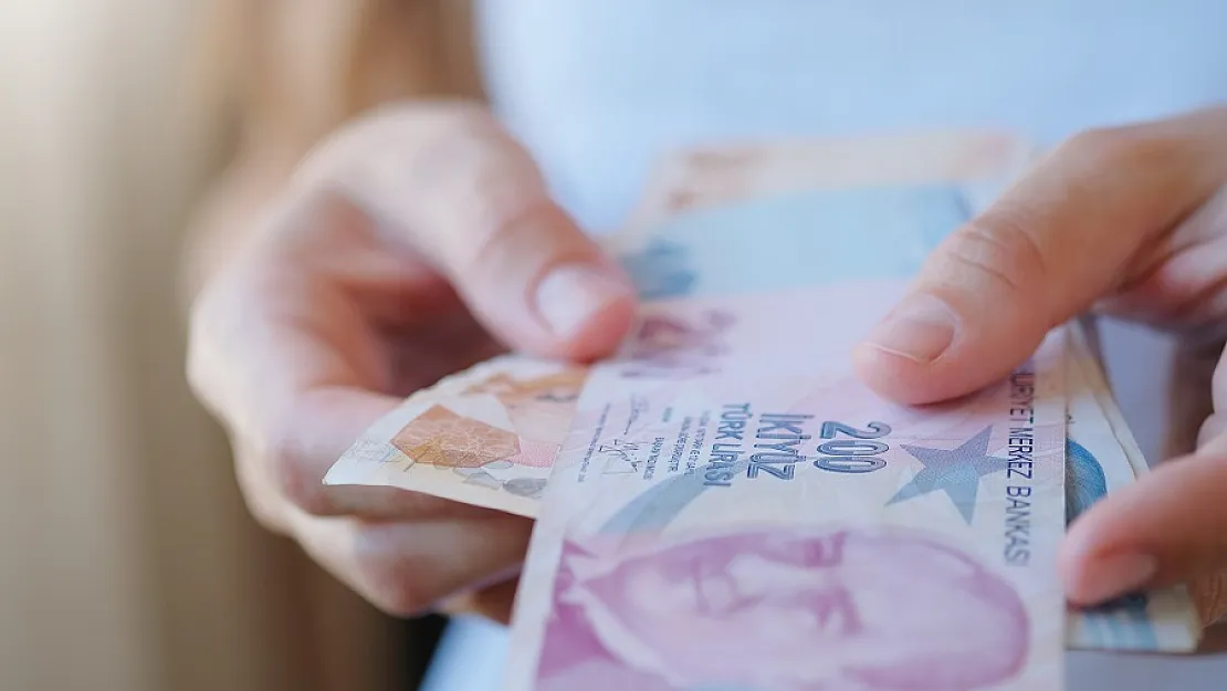 Vatandaşın aklını kurcalayan işsizlik maaşı, EYT düzenlemesi ve emekli maaşı soruları yanıtlarını buldu!
