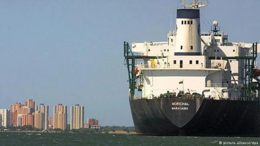 Venezuela ordusu, ülkelerine insani yardım gelmesini engelliyor