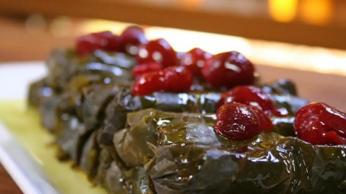 Vişneli etli pazı sarma tarifi! MasterChef Türkiye 2020 Vişneli etli pazı sarma!