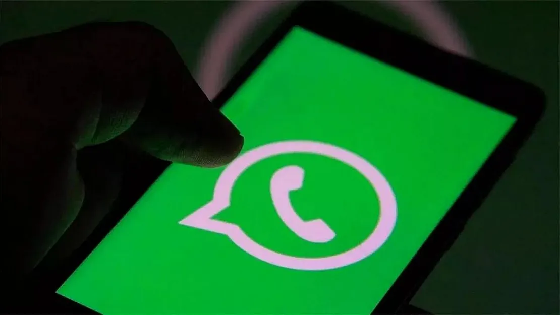 WhatsApp'ta artık çevrimiçi olanlar görülemeyecek boşuna bakmayın, o özellik yeni güncellemeyle birlikte kalkıyor! Başka yenilikler de var…
