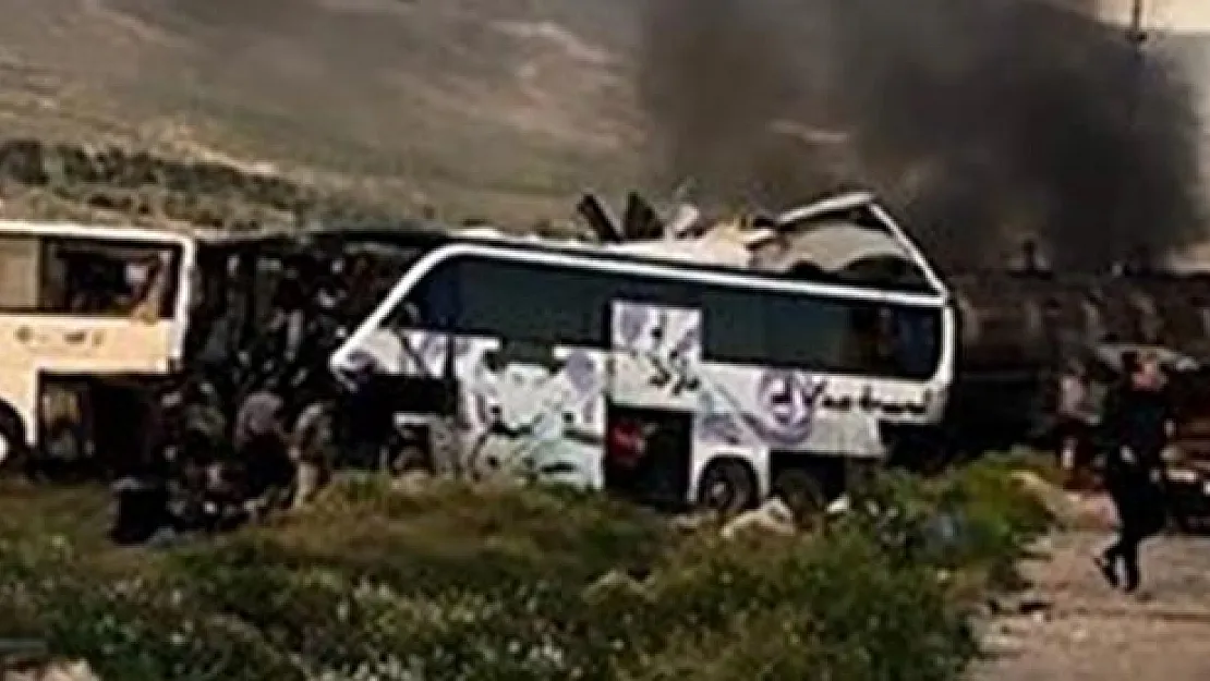 Yakıt tankeri iki yolcu otobüsüne çarptı! 30 ölü çok sayıda yaralı var!