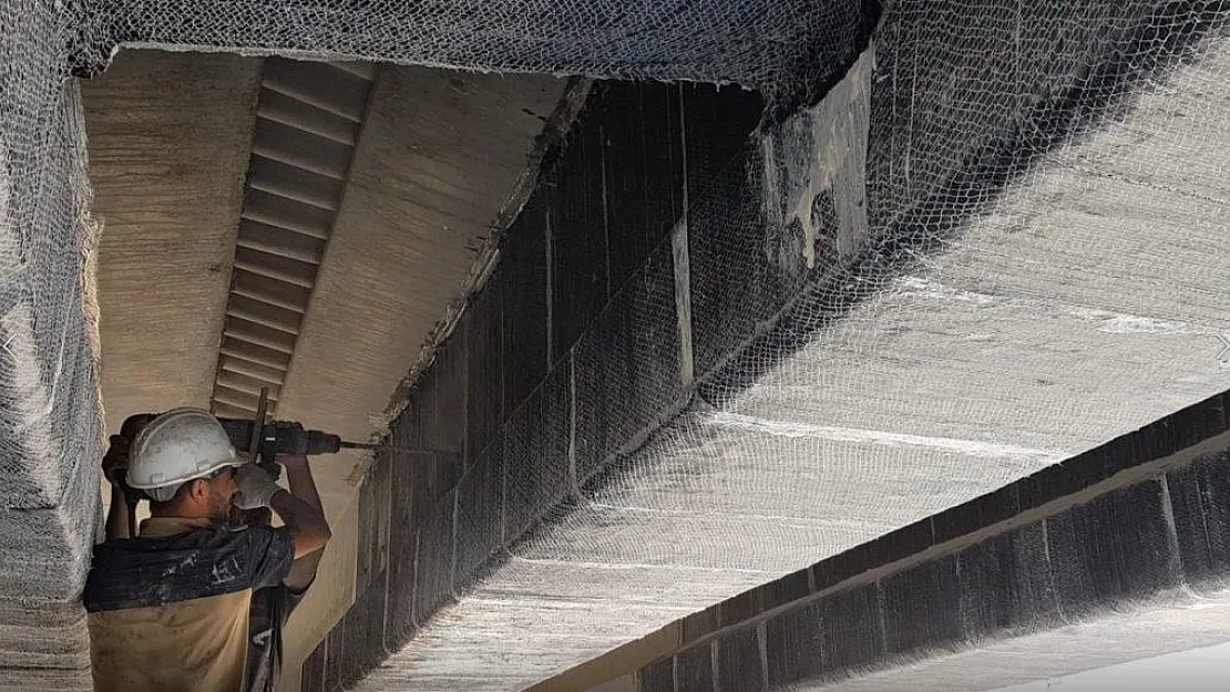 Yaşadığı binayı depreme karşı dayanıklı yapmak isteyenler için çözüm yolu! Karbonfiberin demirden bile kat daha güçlü olduğu açıklandı!