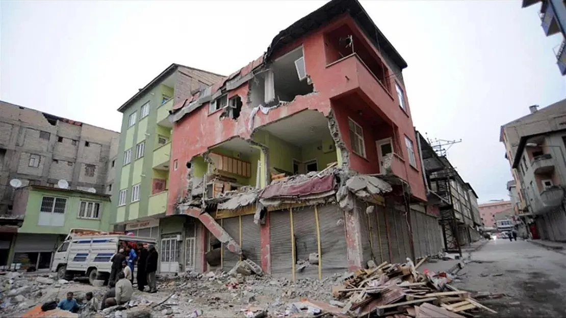 Yaşanılan deprem akıllara Van depremini getirdi! Peki, Van depremi ne zaman olmuştu?