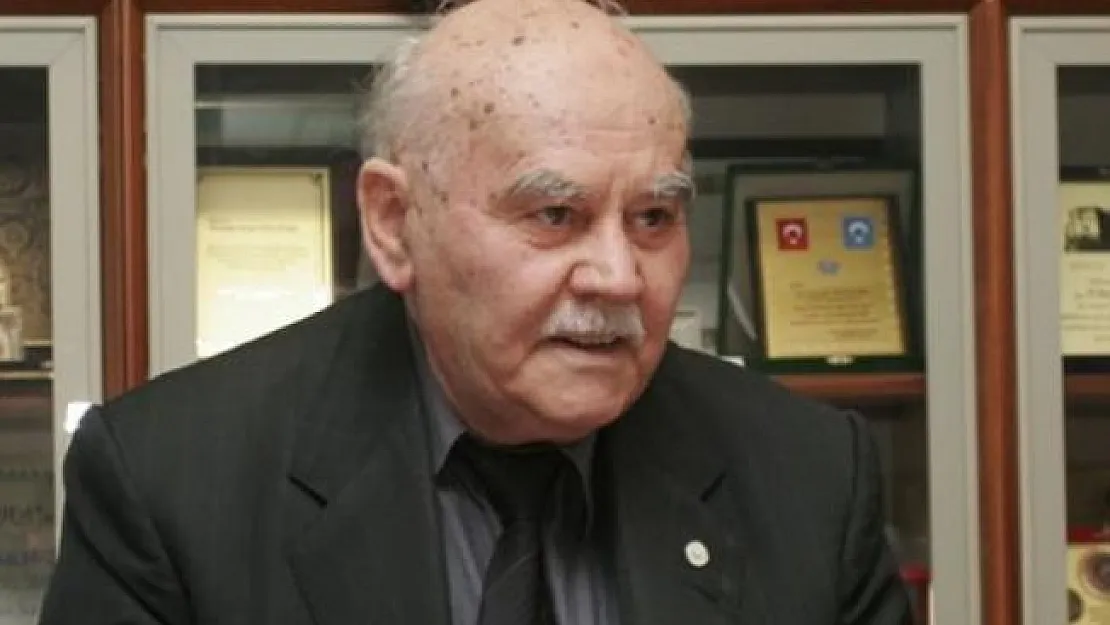 Yazar Mustafa Necati Özfatura 89 Yaşında Vefat Etti