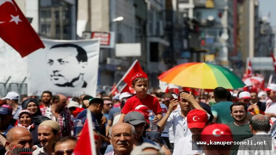 Yenikapı Miting Alanı'na Gelen Vatandaşlar Alana Alınmaya Başlandı.