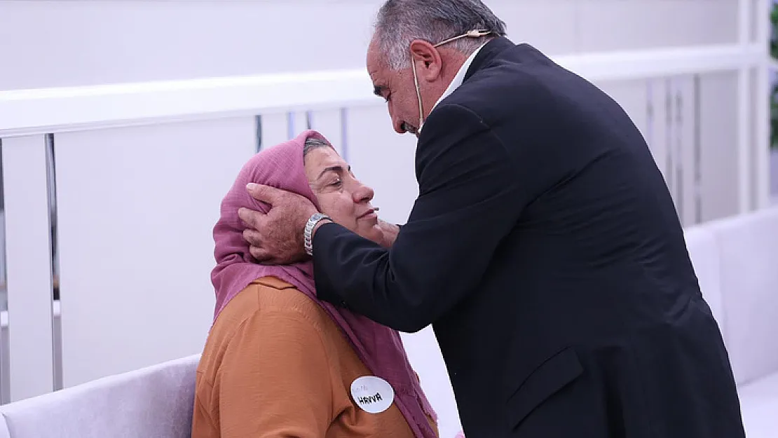 Yeşilçam Filmlerini Aratmayacak Aşk Hikayesi! 38 Yıllık İlk Aşkına Esra Erol'da Kavuştu