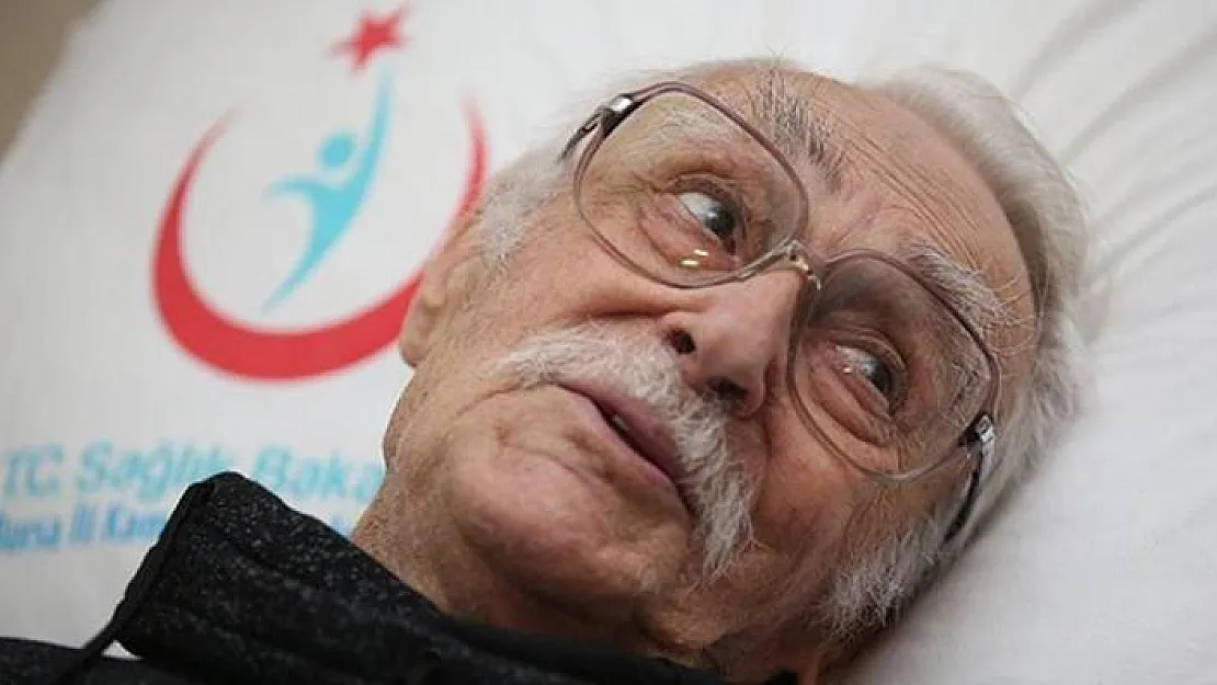 Yeşilçam'ın büyük ustası Eşref Kolçak rahatsızlanarak hastaneye kaldırıldı! Felaket tellalı duyurdu...