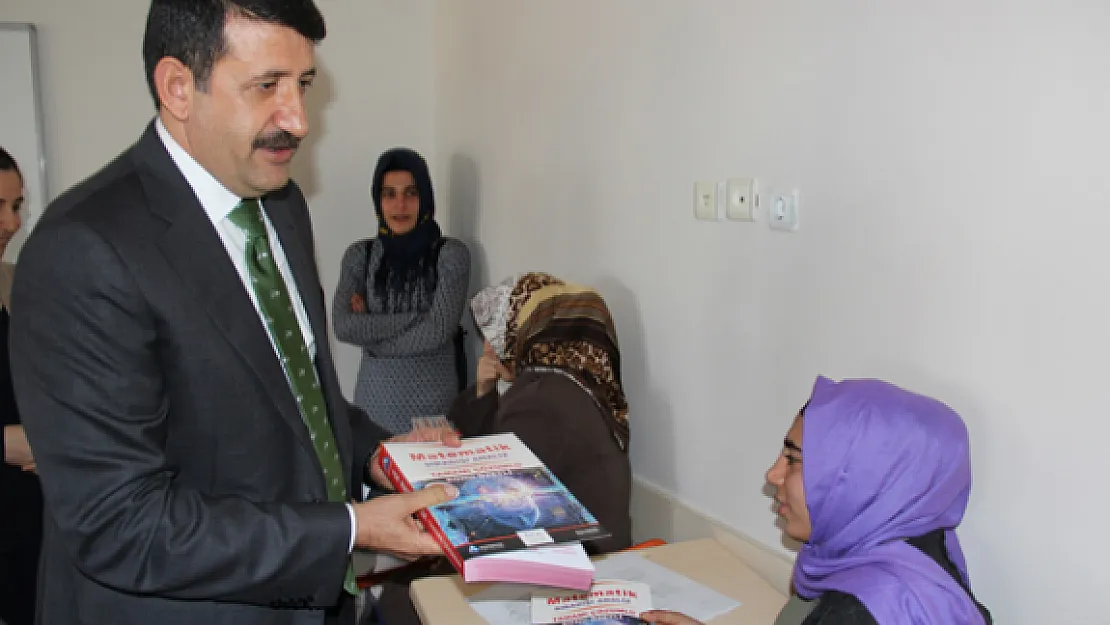 YGS ve TEOG Öğrencilerine Kaynak Kitap Sürprizi
