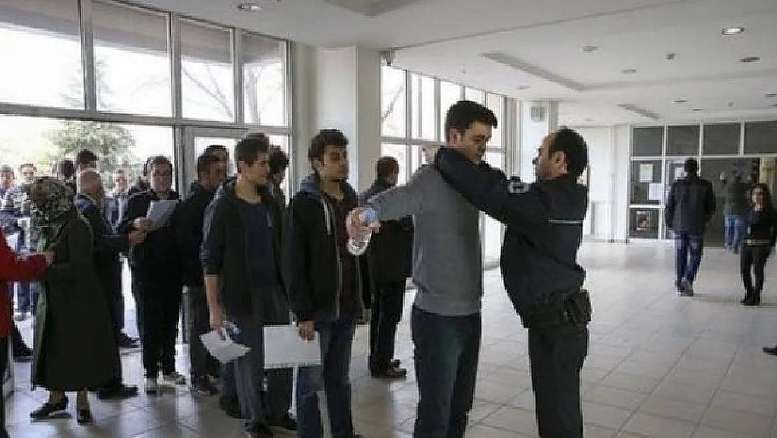 YKS'de Adayların Yanlarına Bulundurabilecekleri Eşyalar Değişti