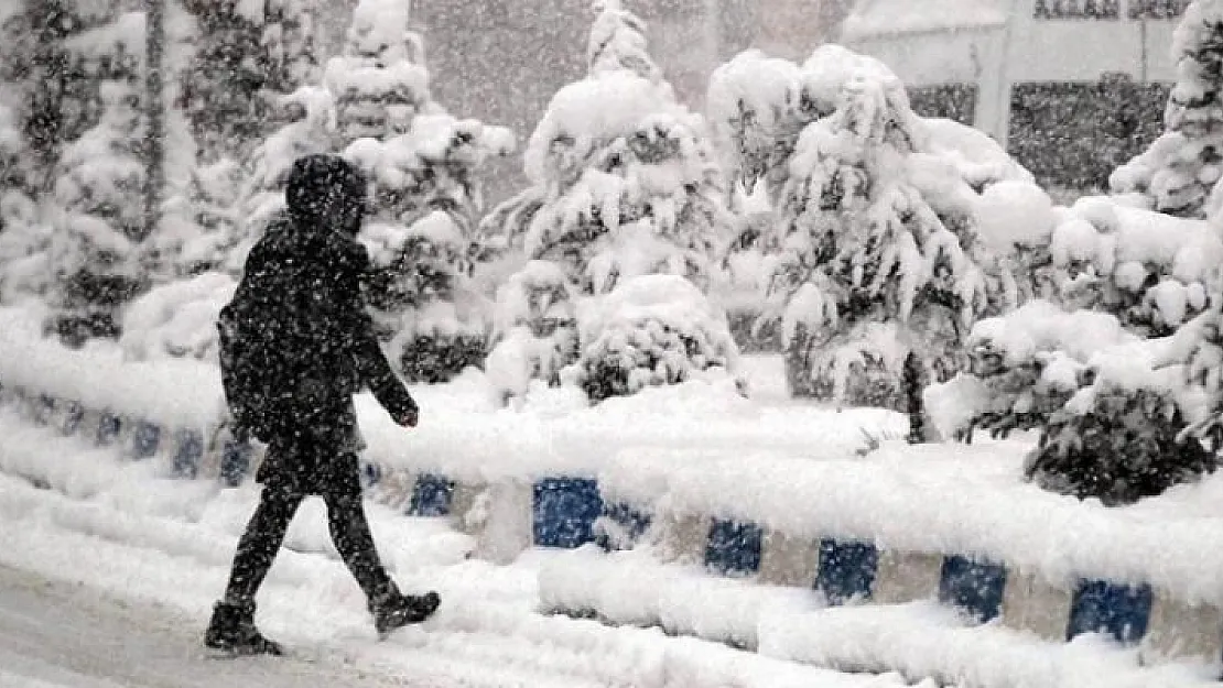 Yoğun kar yağışı nedeniyle eğitime 2 gün ara verildi