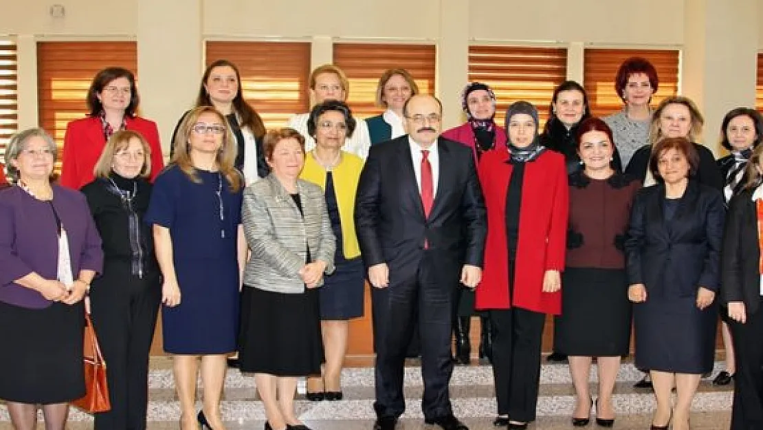 YÖK Başkanı Kadın Rektörlerle Bir Araya Geldi