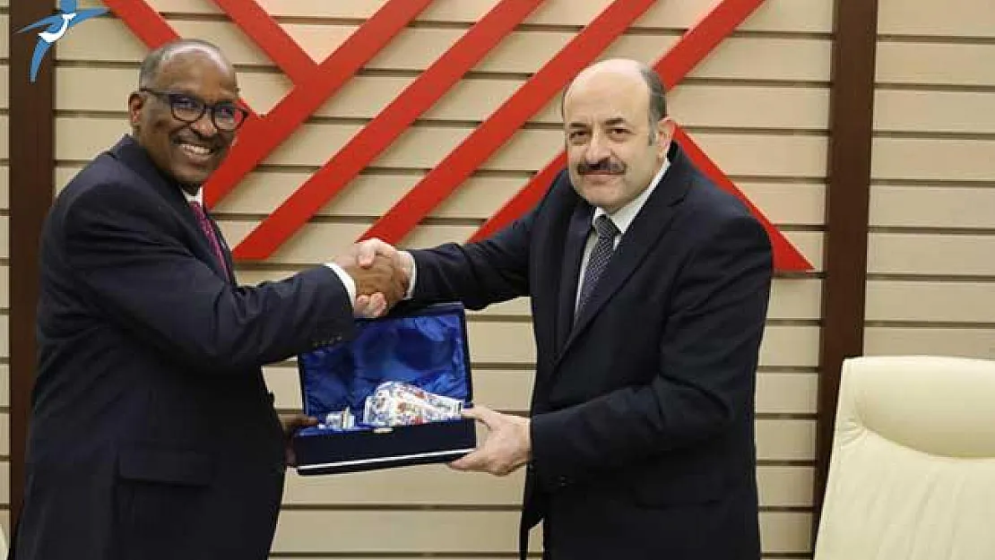 YÖK Başkanı Saraç, Somali Eğitim Kültür ve Yükseköğretim Bakanı İle Bir Araya Geldi!