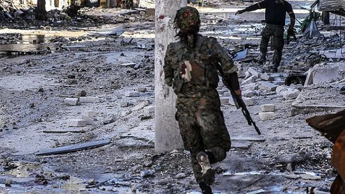 YPG/PKK, ABD'nin hava desteğiyle DEAŞ'ın elindeki son beldenin büyük kısmını işgal etti