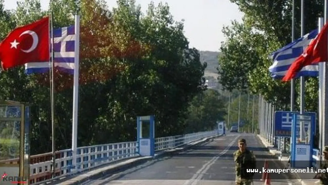 Yunanistan'a Açılan Sınır Kapılarında Yoğunluk Var
