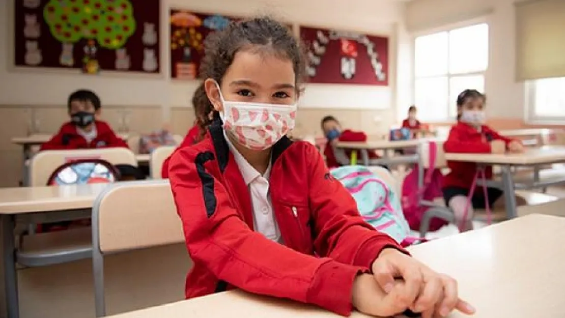 Yüz yüze eğitim duruyor mu? Milli Eğitim Bakanı Özer'den flaş açıklama: Okullar kapanacak mı?