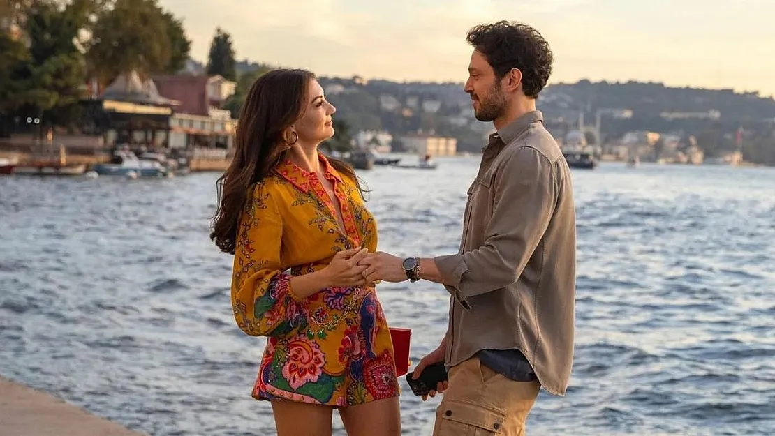 Zengin oğlan Murat Boz, fakir kız Burcu Özberk aşkı bu kez hayallere teslim oluyor! 'Rüyanda Görürsün' Amazon farkı ile 30 gün ücretsiz denemesi ile izlenebilecek!