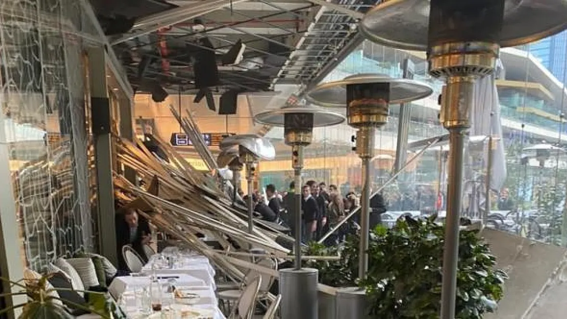 Zorlu avm'de çatı çöktü!