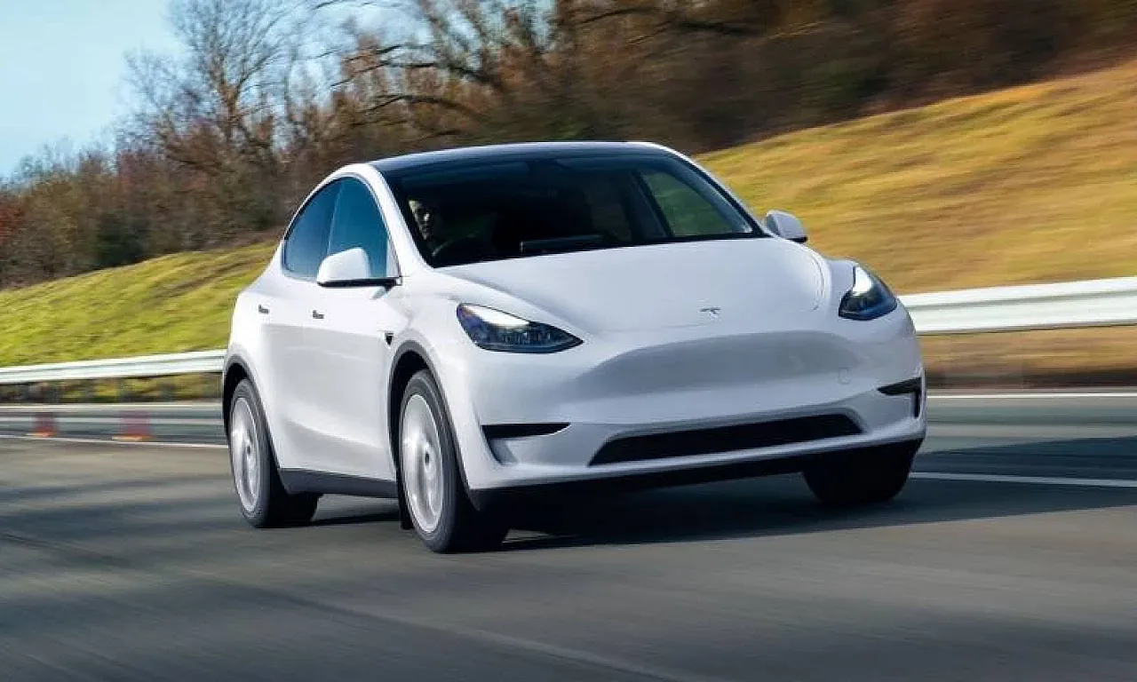 Tesla Sahiplerine Yeni Kazanç Kapısı! Otomobiliniz Sizin Yerinize Para Kazanabilir