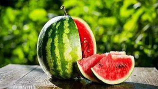 Karpuzun Yanına Peynir Eklerseniz Sağlık Etkisi İki Katına Çıkıyor!