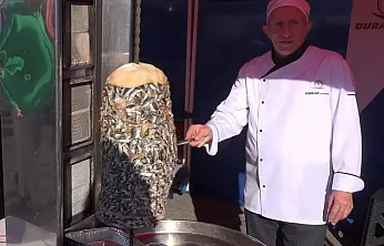 Ezber bozan lezzet: Rize'de 'hamsili döner' izdihamı!