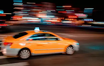 Şehirlerin parlayan yıldızı: Taksilerin neden sarı olduğunun ardındaki gizem çözüldü!