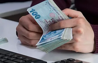 TBMM'de Şok Geri Adım: Kamu Yöneticilerine Dev 30 Bin TL Seyyanen Zam Teklifi Son Anda Geri Çekildi – Üst Düzey Bürokratların Hayali Suya Düştü!