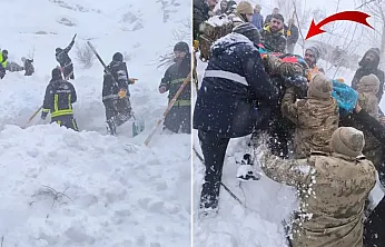Van'da çığ felaketi: Kar altında kalan kadından acı haber geldi