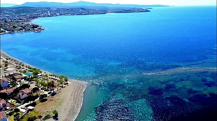 İzmir'in Saklı Cenneti Akarca Aileler ve Doğa Severler İçin Mavi Bayraklı Huzur Noktası!