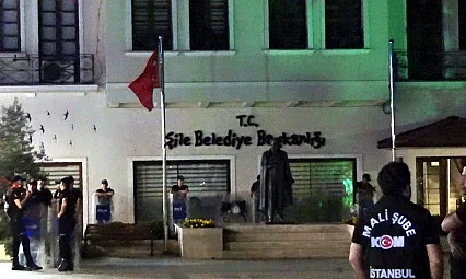 CHP'li Şile Belediyesi'ne Gece Baskını: Başkan Kabadayı Gözaltında!