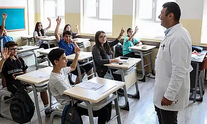 Depremden etkilenen öğretmenlere yer değiştirme hakkı