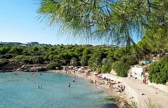 İzmir'in en güzel koyu Ekmeksiz Tabiat Parkı doğaseverleri büyülüyor