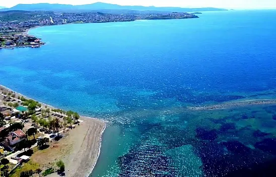 İzmir'in Saklı Cenneti Akarca Aileler ve Doğa Severler İçin Mavi Bayraklı Huzur Noktası!