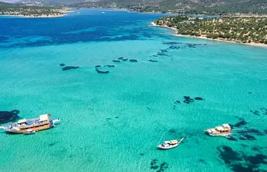 İzmir'in saklı cenneti: cam gibi denizi bakir doğasıyla büyülüyor