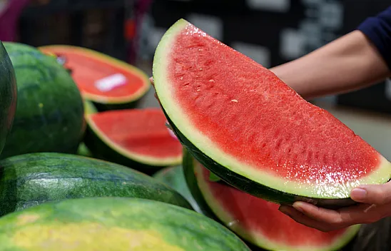Karpuz Seçerken Bu Adanalı Tekniğini Bilmeden Sakın Alışveriş Yapmayın!