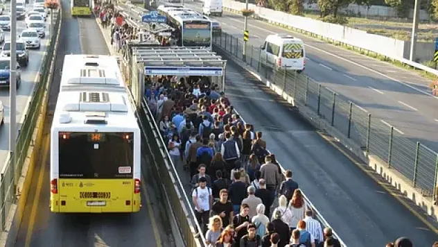 İstanbul'da Toplu Taşıma Ücretleri Güncellendi: 2025 Tarifesi Yürürlükte