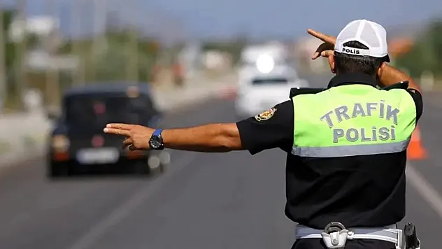 Karayolları Trafik Kanunu Değişiyor! Cebinizi yakacak yeni cezalar geliyor! İşte yeni trafik cezaları
