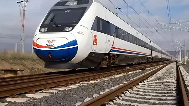 Siirt'e Tarihi Müjde! Bakan Uraloğlu'ndan Dev Yatırım! Yeni Demiryolu Hattı ile Kurtalan'dan Siirt'e Raylar Döşenecek!