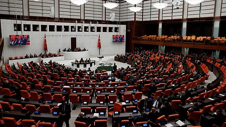 Memuriyette yaş sınırı Meclis gündeminde