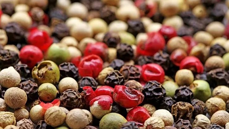 1 kaşığı vücuttaki yağları eritiyor! Herkesin evinde var ama kimse bilmiyor: Faydaları saymakla bitmez