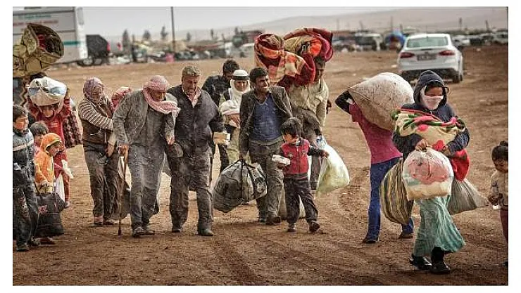 27 bin sivil Türkiye sınırında!
