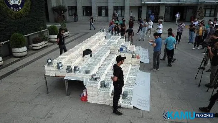 271 milyon 150 bin sahte dolar İstanbul Emniyet Müdürlüğü bahçesinde sergileniyor