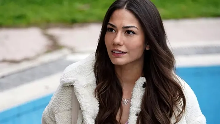 Demet Özdemir'i düğün öncesi makyajsız görenler şok oldu! Nişantaşı'nda görüntülendi, doğal haliyle gündemi salladı!